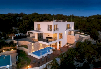 Moderne Villa mit Panoramablick auf das Meer - Dalmatien